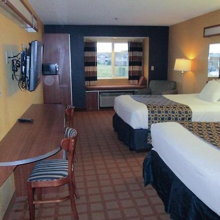 Quality Inn & Suites Watertown Fort Drum Calcium Exterior foto